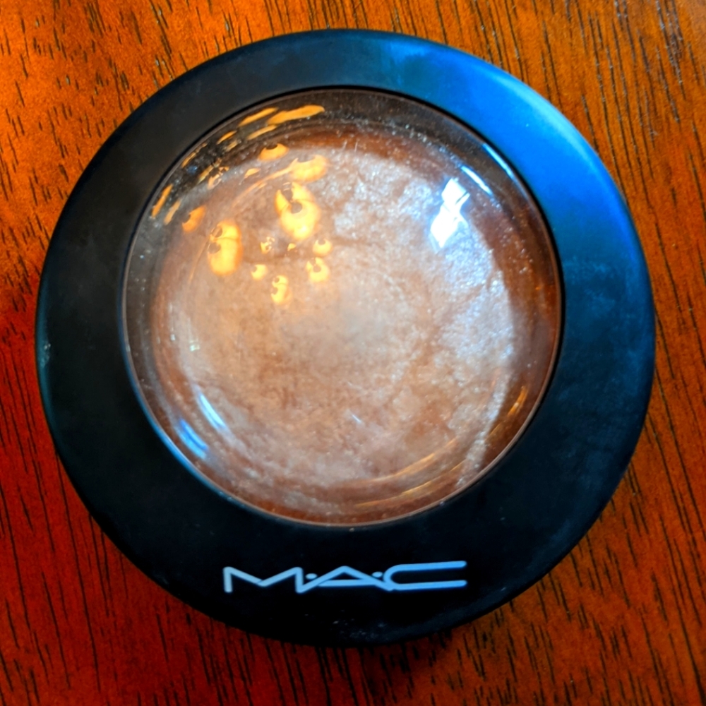 Mac soft & gentle skin finish powder